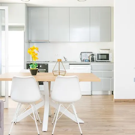 Liiiving In | Cosy Experience Apartment *