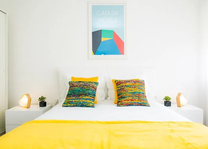 Liiiving In | Cosy Experience