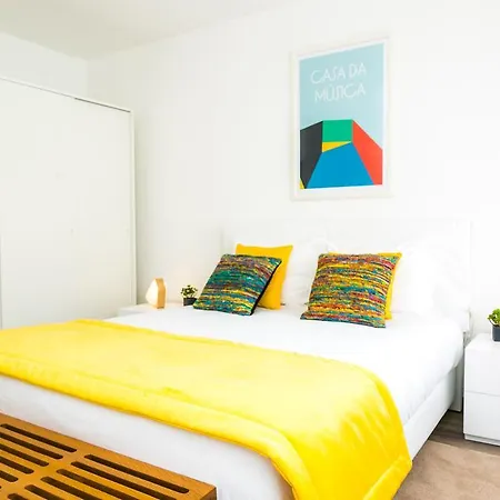 Liiiving In | Cosy Experience